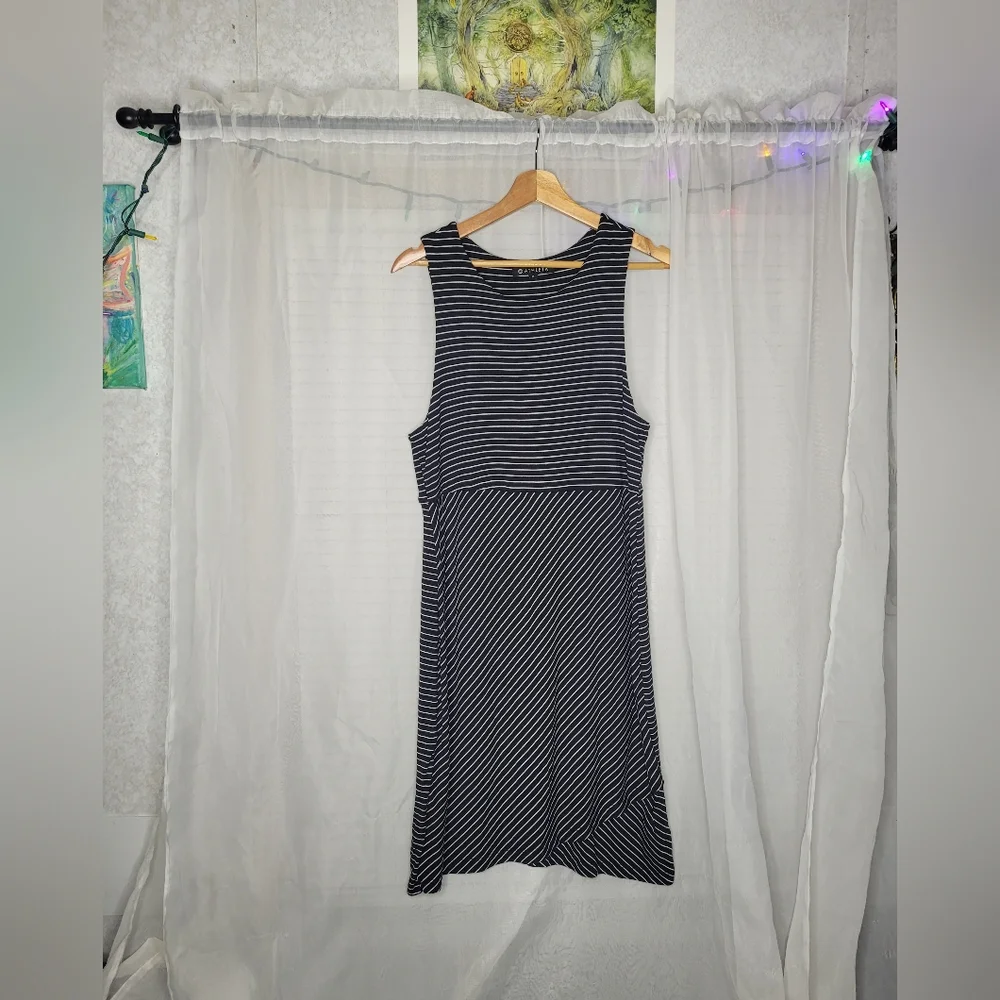 Athleta Dress Womens Size Medium Striped